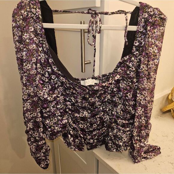 Astr Tops - ASTR The Label Multi Floral Ruched Black Top Large NWOT